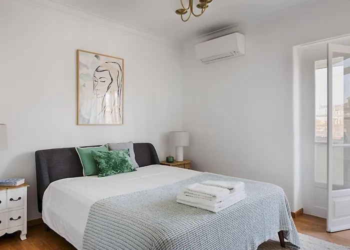 Master Deco Gem In Graca شقة